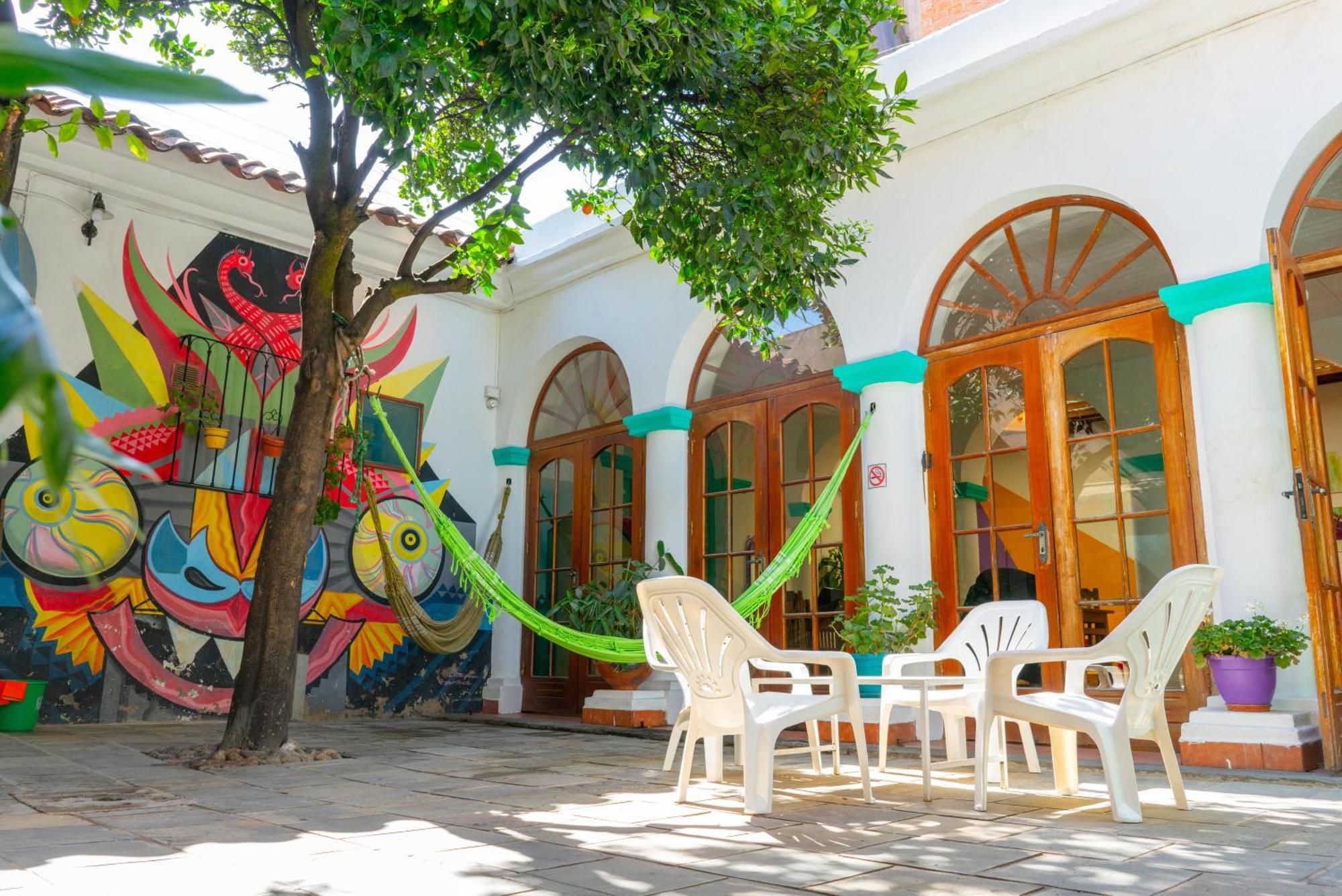 Casa Blanca Hostel Tarija Bagian luar foto