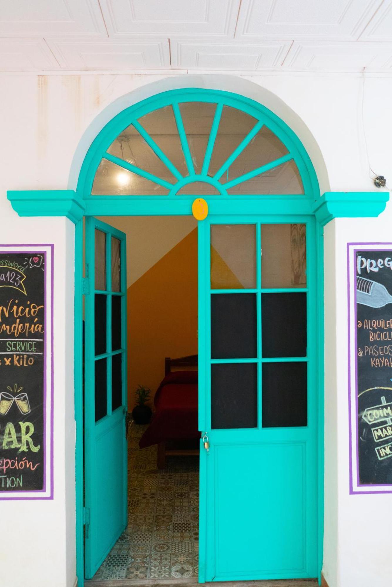 Casa Blanca Hostel Tarija Bagian luar foto