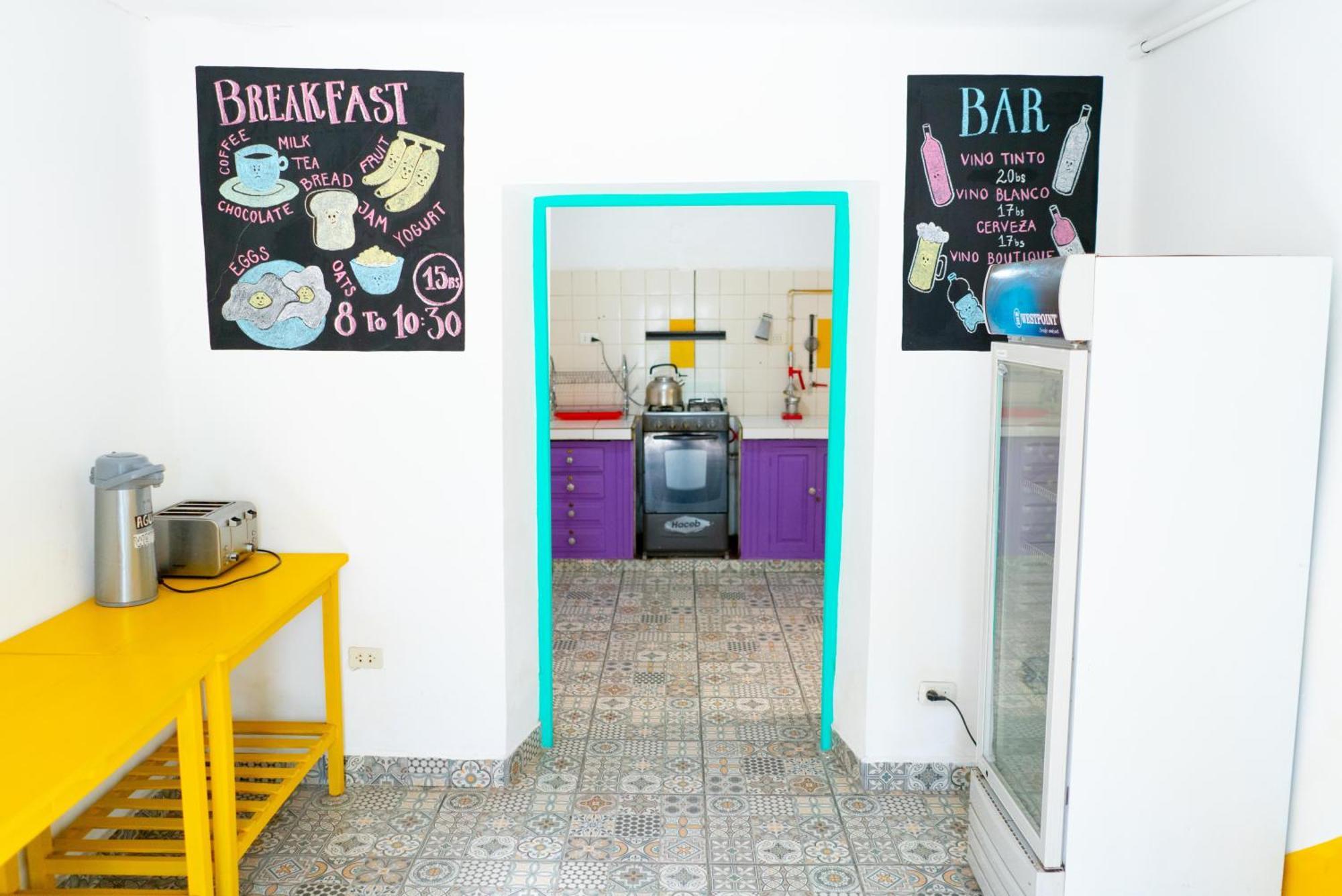 Casa Blanca Hostel Tarija Bagian luar foto